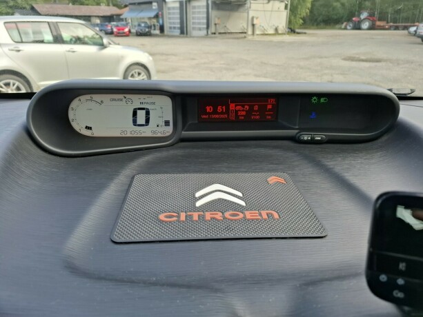 citroen-c3-picasso-diesel-2009-big-17