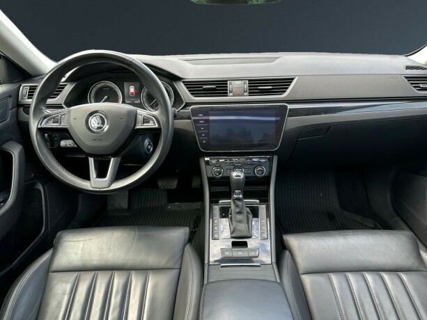 skoda-superb-diesel-2018-big-13