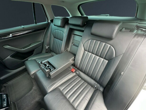 skoda-superb-diesel-2018-big-15