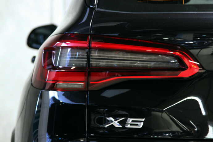 bmw-x5-elektrisitetbensin-2020-big-37