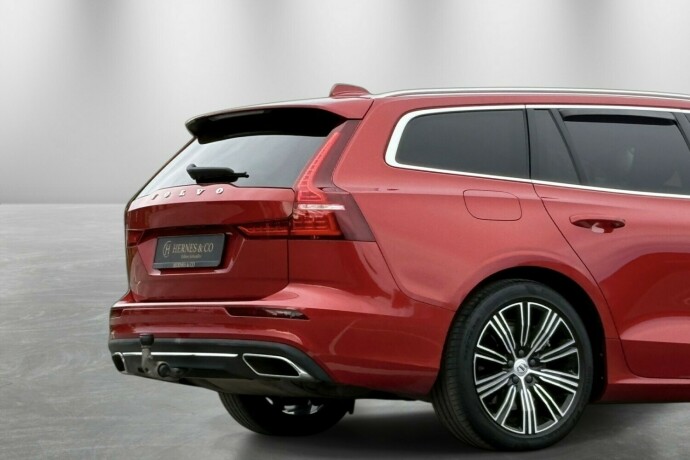 volvo-v60-elektrisitetbensin-2019-big-3