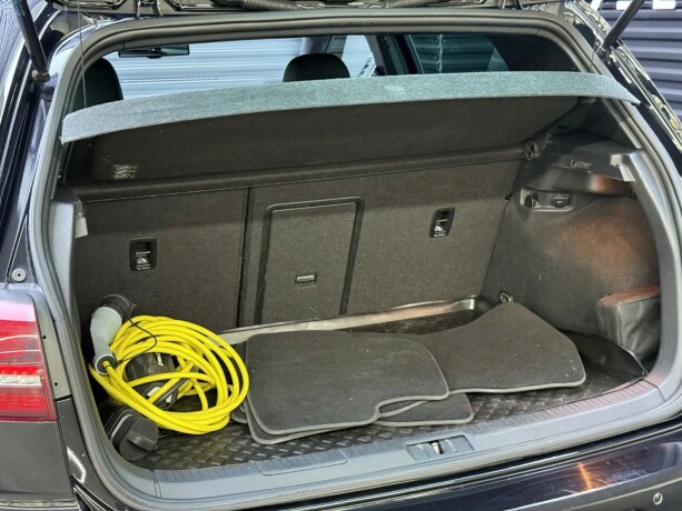 volkswagen-golf-elektrisitetbensin-2017-big-35