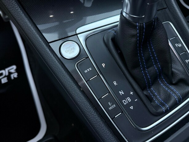 volkswagen-golf-elektrisitetbensin-2017-big-28