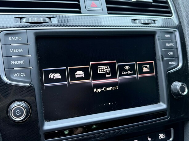 volkswagen-golf-elektrisitetbensin-2017-big-17