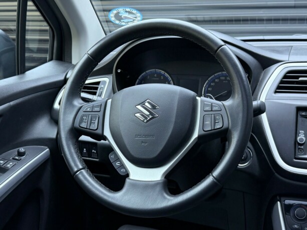 suzuki-sx4-s-cross-bensin-2013-big-12