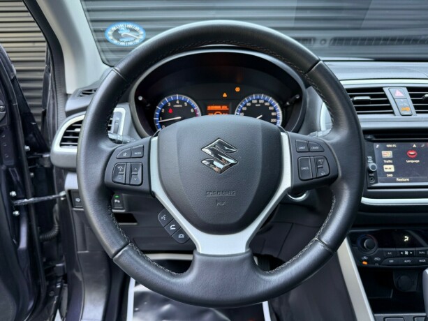 suzuki-sx4-s-cross-bensin-2013-big-13