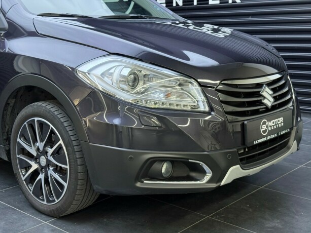 suzuki-sx4-s-cross-bensin-2013-big-2