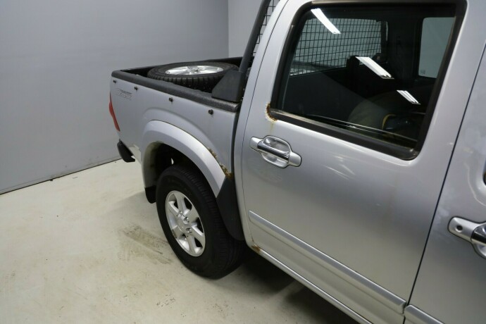 isuzu-d-max-diesel-2010-big-7
