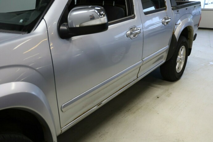 isuzu-d-max-diesel-2010-big-4