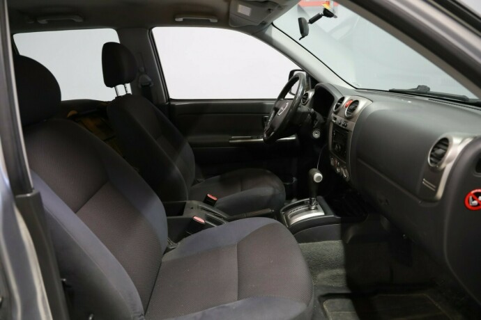 isuzu-d-max-diesel-2010-big-11