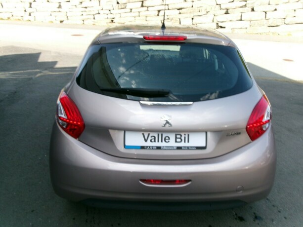 peugeot-208-diesel-2012-big-4