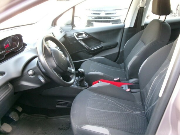 peugeot-208-diesel-2012-big-8