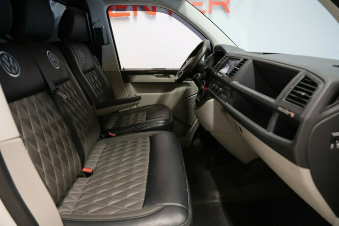 volkswagen-transporter-diesel-2017-big-8
