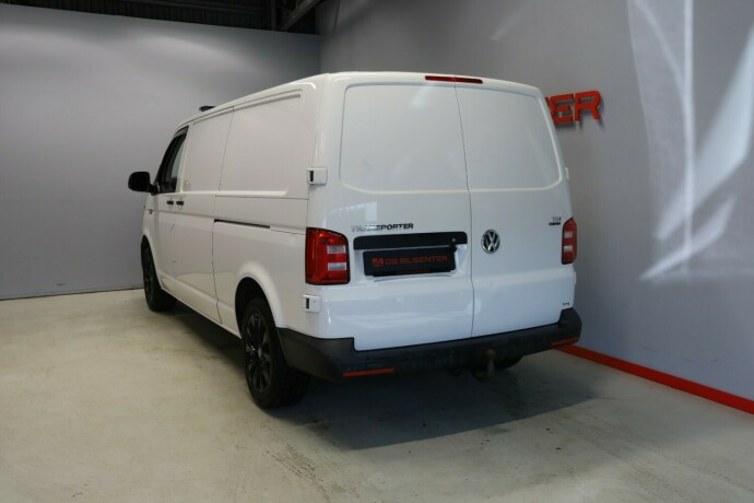 volkswagen-transporter-diesel-2017-big-2