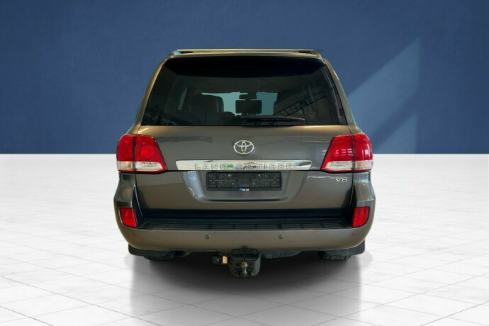toyota-land-cruiser-diesel-2010-big-7