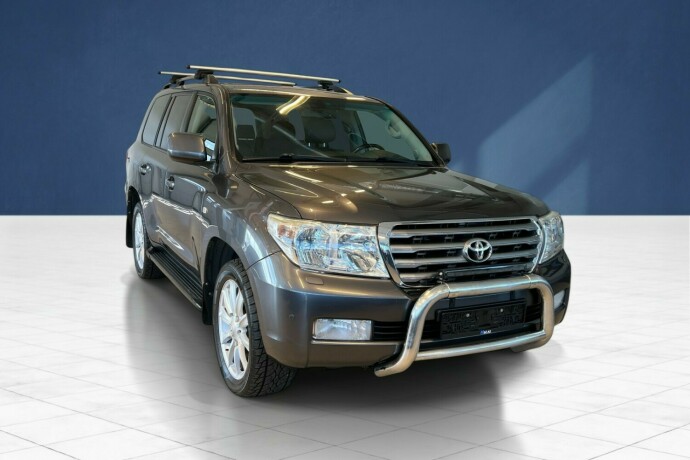 toyota-land-cruiser-diesel-2010-big-1
