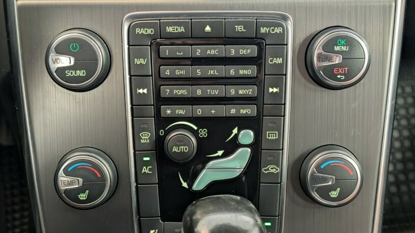 volvo-v60-diesel-2011-big-15