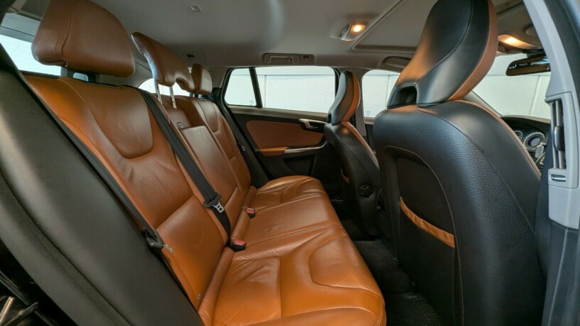 volvo-v60-diesel-2011-big-21