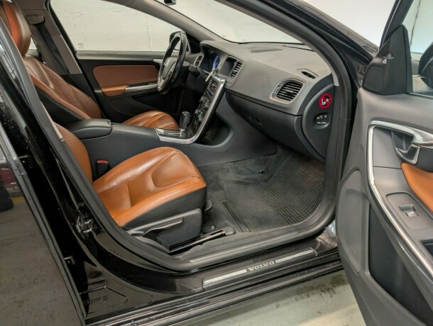 volvo-v60-diesel-2011-big-6
