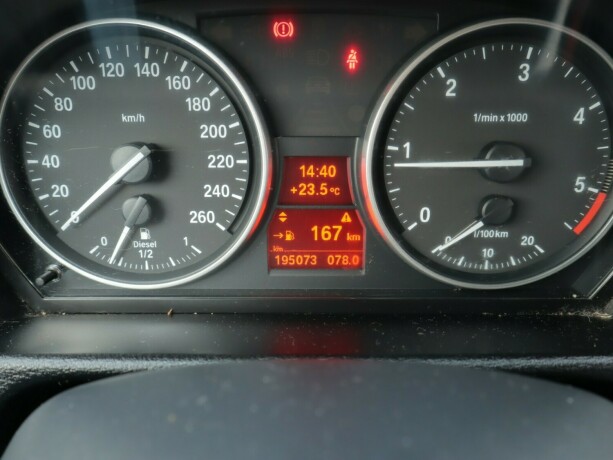 bmw-x1-diesel-2011-big-16