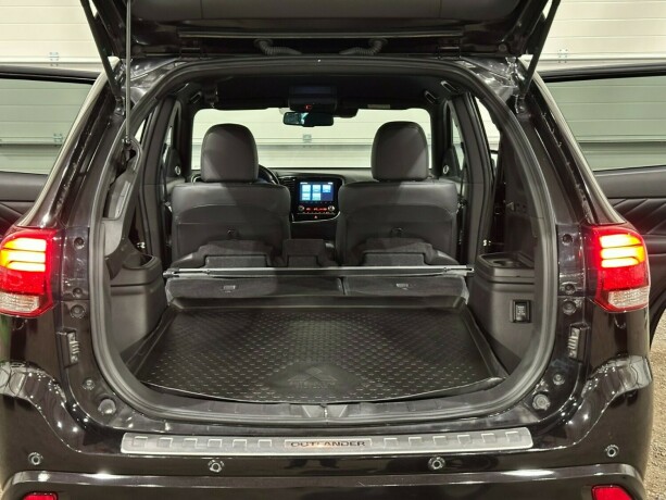 mitsubishi-outlander-elektrisitetbensin-2020-big-12