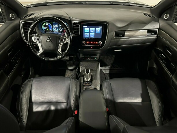 mitsubishi-outlander-elektrisitetbensin-2020-big-13