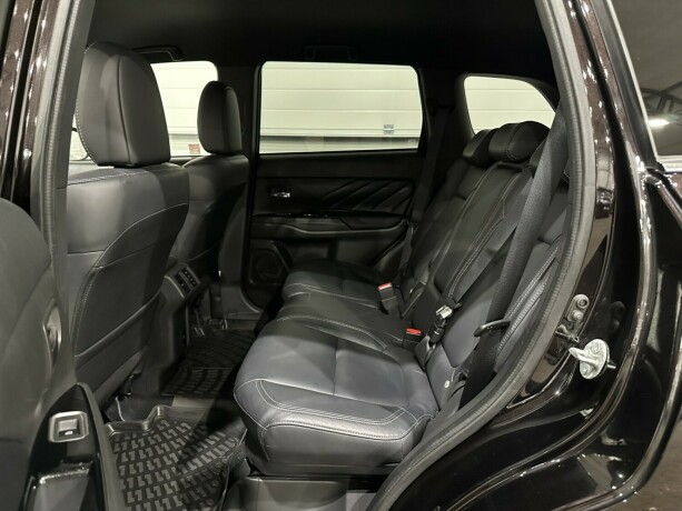 mitsubishi-outlander-elektrisitetbensin-2020-big-10