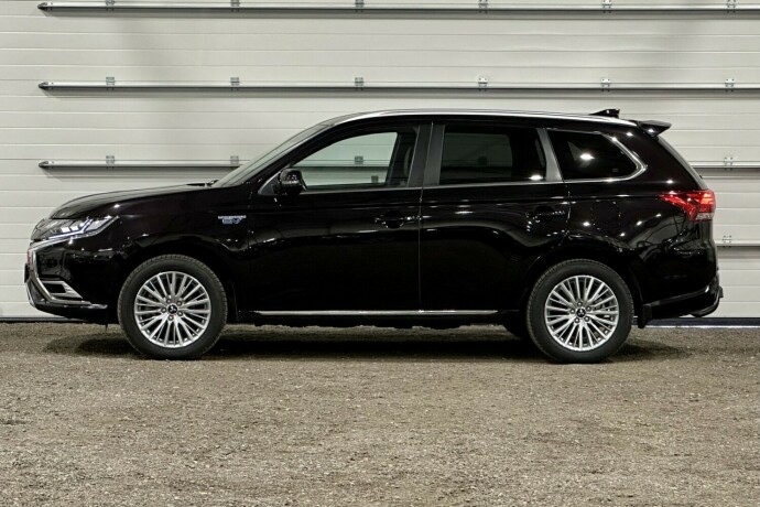 mitsubishi-outlander-elektrisitetbensin-2020-big-4