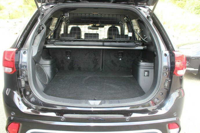 mitsubishi-outlander-elektrisitetbensin-2019-big-6