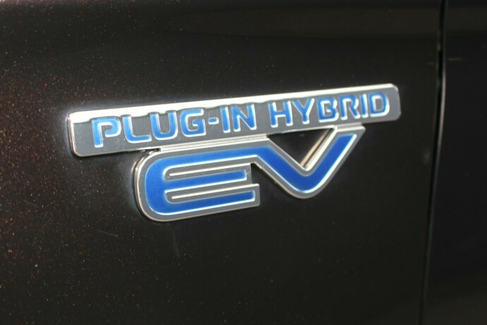 mitsubishi-outlander-elektrisitetbensin-2019-big-2