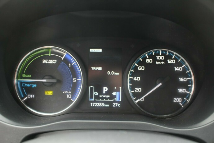 mitsubishi-outlander-elektrisitetbensin-2019-big-17
