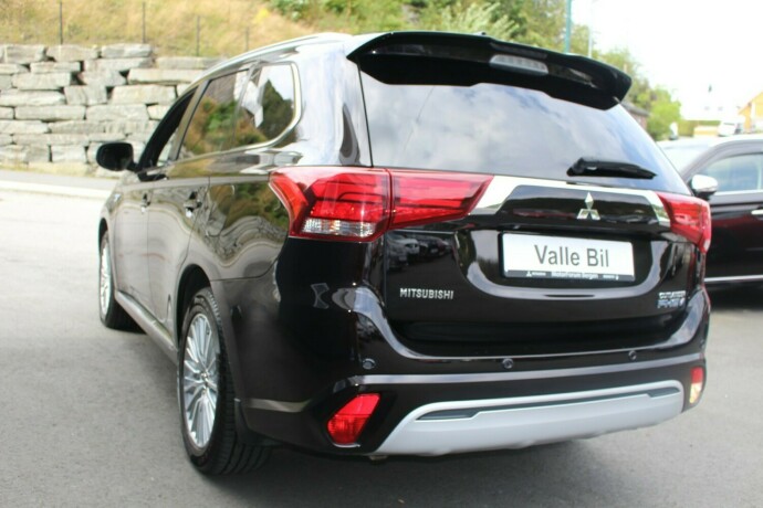 mitsubishi-outlander-elektrisitetbensin-2019-big-3