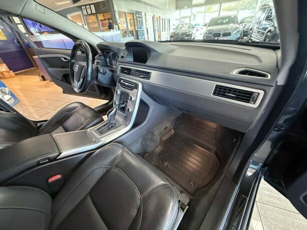 volvo-v70-diesel-2016-big-36