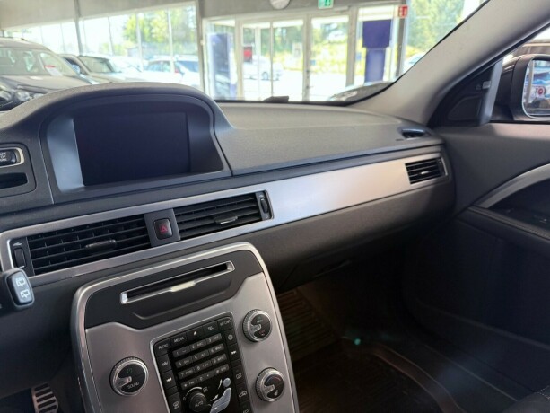 volvo-v70-diesel-2016-big-33
