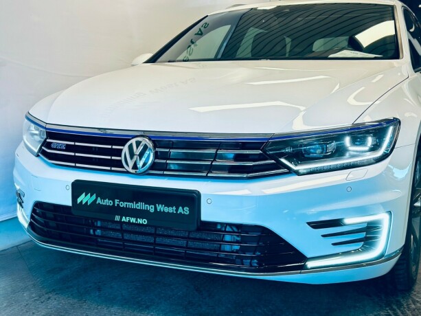 volkswagen-passat-elektrisitetbensin-2017-big-3