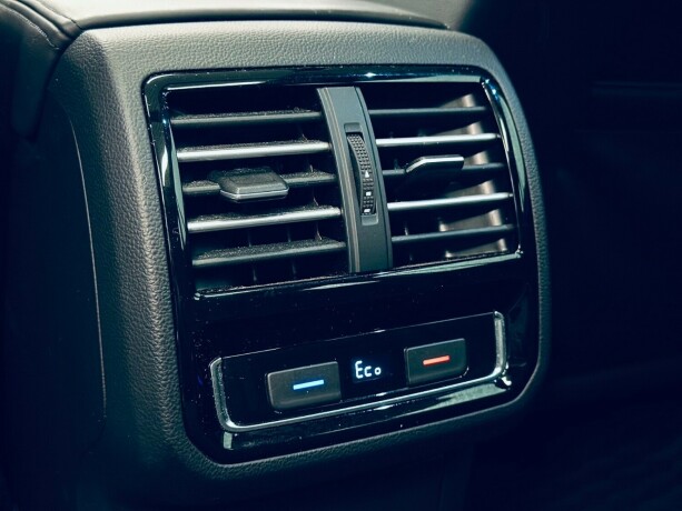 volkswagen-passat-elektrisitetbensin-2017-big-17