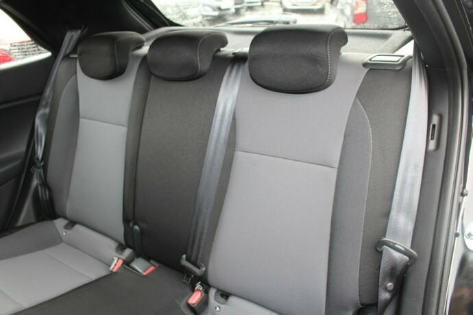 hyundai-i20-bensin-2017-big-5
