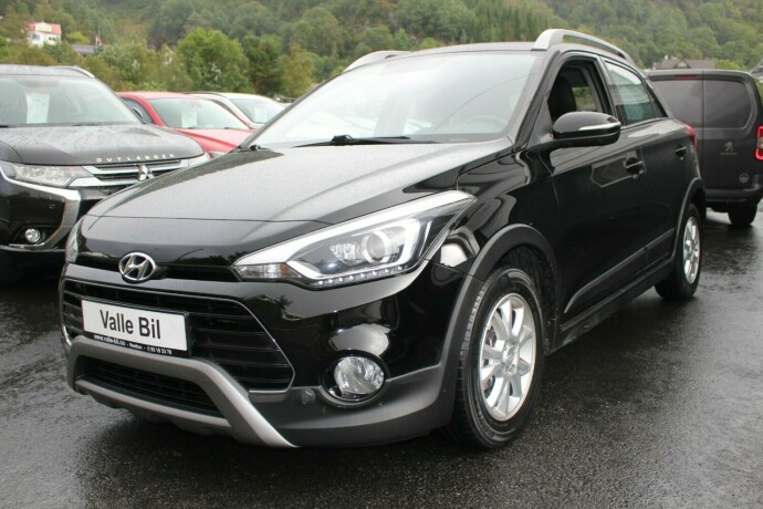 hyundai-i20-bensin-2017-big-1