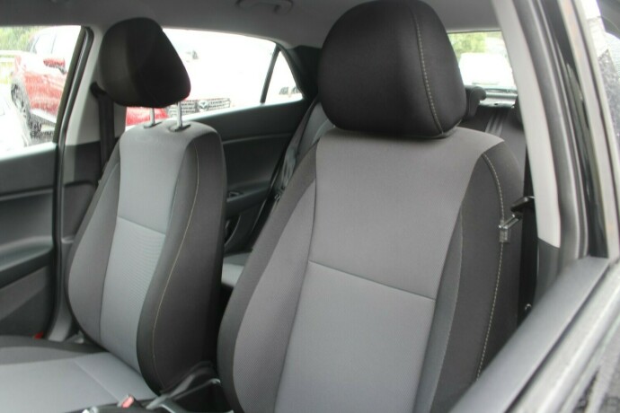 hyundai-i20-bensin-2017-big-6