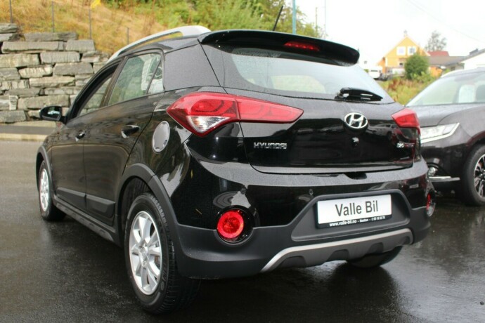 hyundai-i20-bensin-2017-big-2