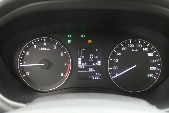 hyundai-i20-bensin-2017-big-8