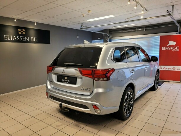 mitsubishi-outlander-elektrisitetbensin-2017-big-5