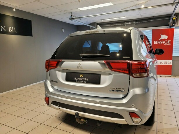 mitsubishi-outlander-elektrisitetbensin-2017-big-6