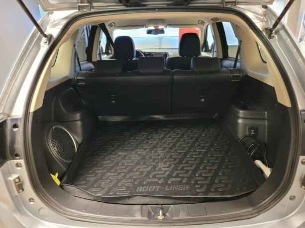 mitsubishi-outlander-elektrisitetbensin-2017-big-18