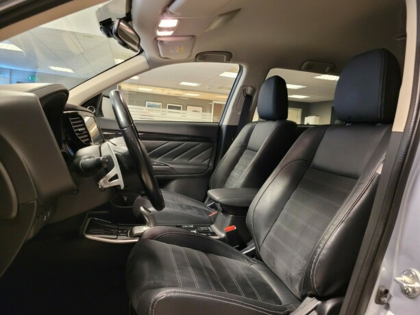 mitsubishi-outlander-elektrisitetbensin-2017-big-20