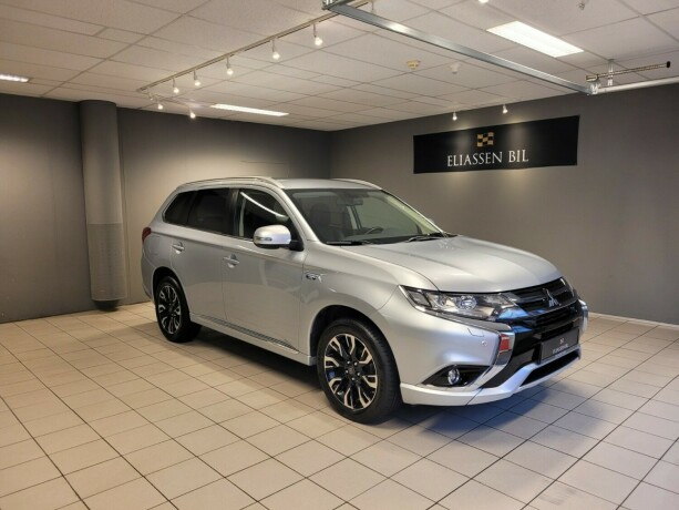 mitsubishi-outlander-elektrisitetbensin-2017-big-11