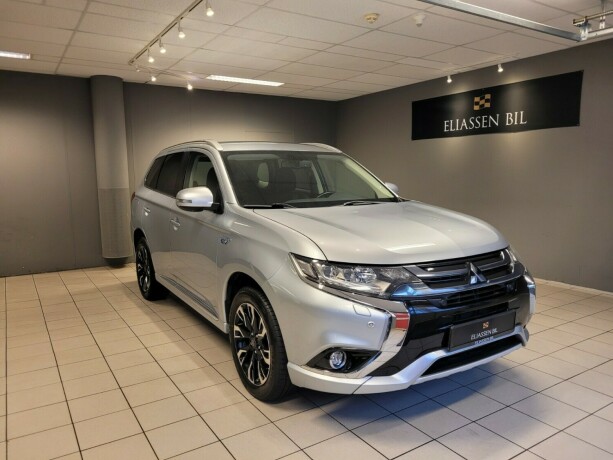 mitsubishi-outlander-elektrisitetbensin-2017-big-10