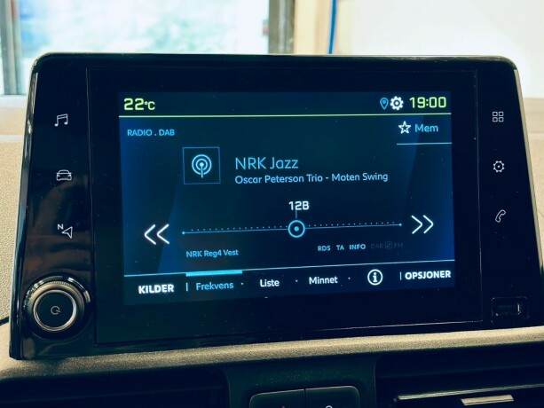 peugeot-partner-elektrisitet-2024-big-21