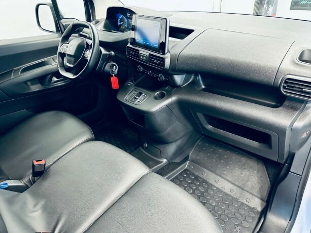 peugeot-partner-elektrisitet-2024-big-15