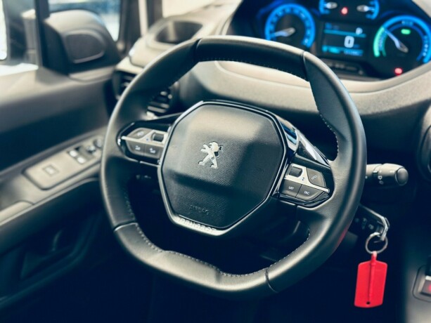 peugeot-partner-elektrisitet-2024-big-16
